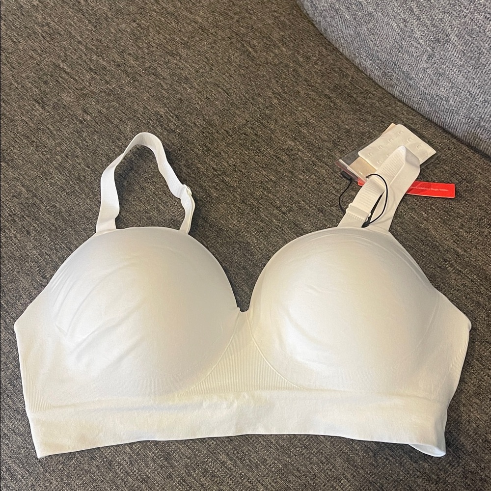Popilush Women's White Bra never worn